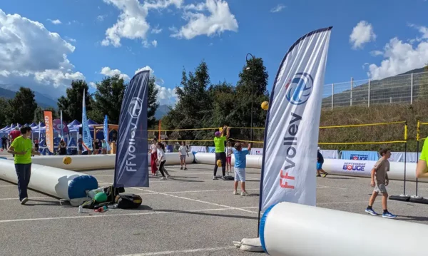 La Ligue Volley ARA et le comité départemental 73/74 étaient présents à Bourg-Saint-Maurice pour "Septembre bouge", avec une initiation Soft Volley